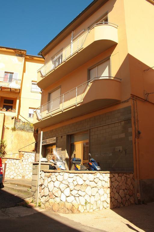 Апартаменти Casa Marina Кастільйоне-делла-Пеская Екстер'єр фото